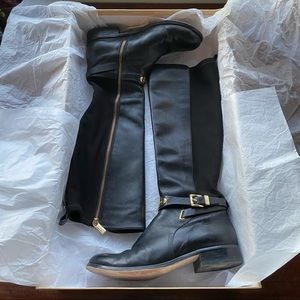 Authentic Micheal Kors knee high, stretch calf, black leather & Gold zip boots 7